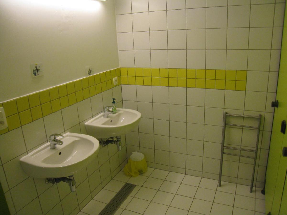 Le Fagotin - Youth Hostel Стумон Экстерьер фото